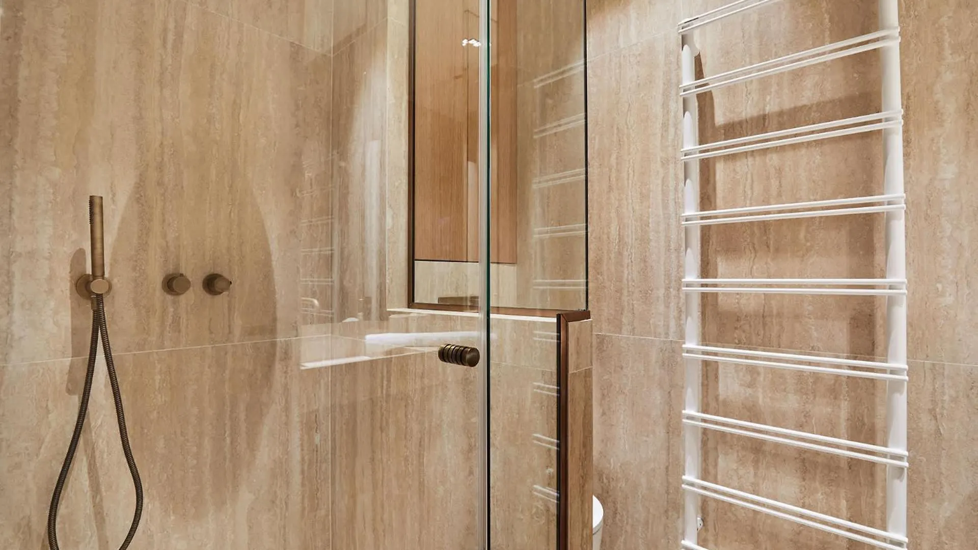 Sublim 1Bdr Ac Arc De Triomphe Champs Elysees By Studio Prestige contacts